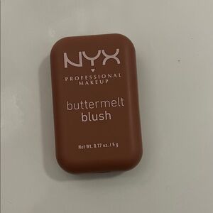 NYX Buttermelt Blush - Rich Brown